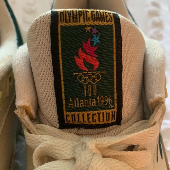 Vintage Reeboks - Picture 3 of 6